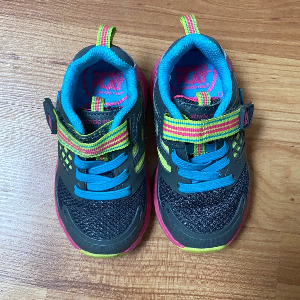 NWOT. Made2Play by Stride Rite. Toddler 5.5